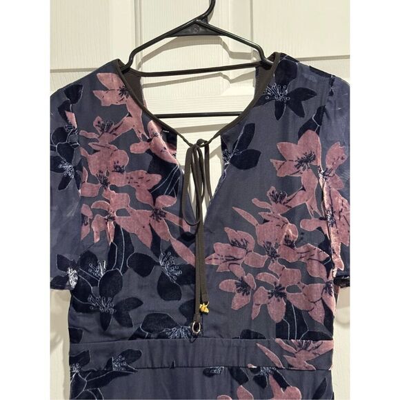 NWOT Sam Edelman Burnout Flutter Sleeves Velvet Floral Flare Sheath Hem Dress 4 - Picture 3 of 16